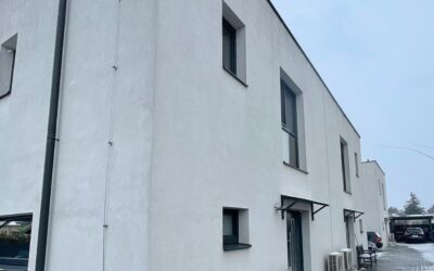 SCHÖNE DOPPELHAUSHÄLFTE – Top Zustand!