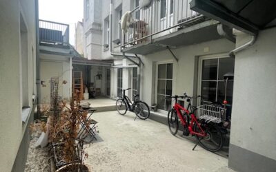 SANIERUNGSBEDÜRFTIGE 2 Zimmer mit top Infrastruktur!